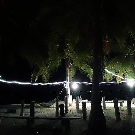 셈포르나 Sebangkat Island Tun Sakaran Marine Park 아파트 외부 사진